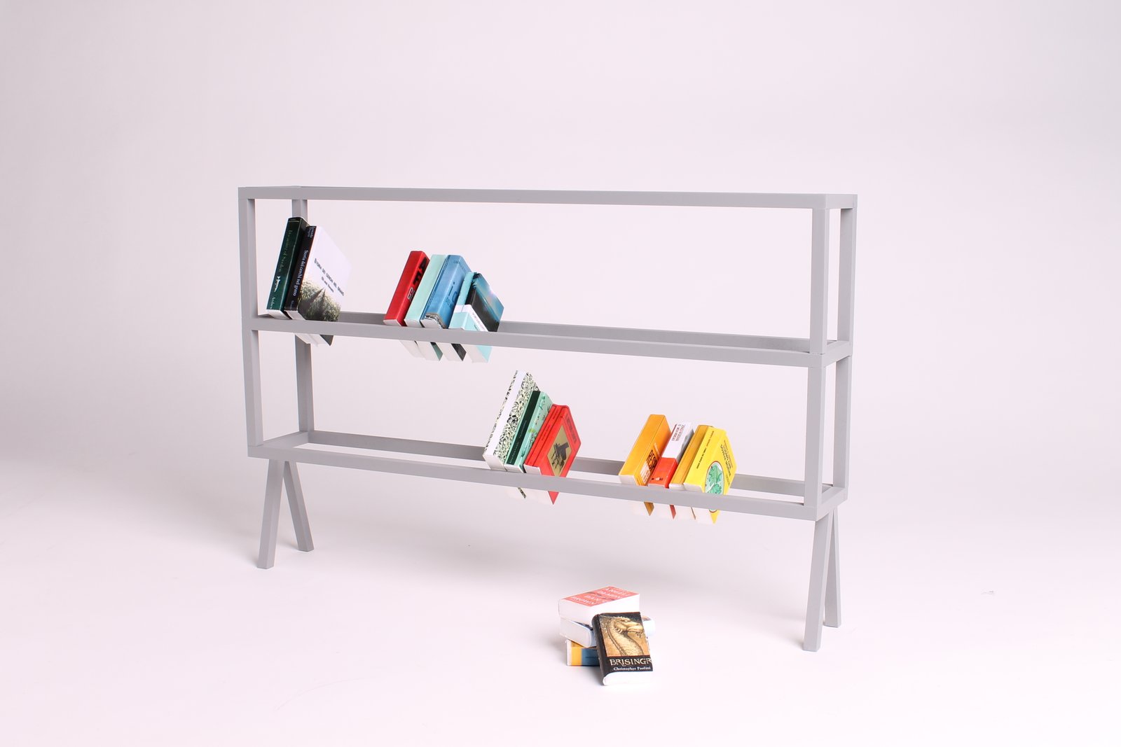 vista tre quarti frontale della libreria 